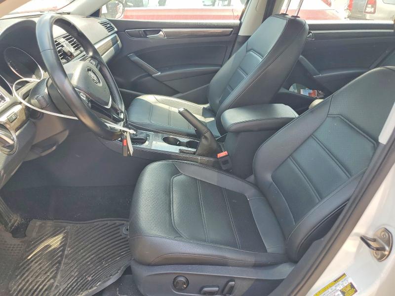 55390826 :رقم المزاد ، 1VWBT7A30HC012075 vin ، 2017 Volkswagen Passat مزاد بيع
