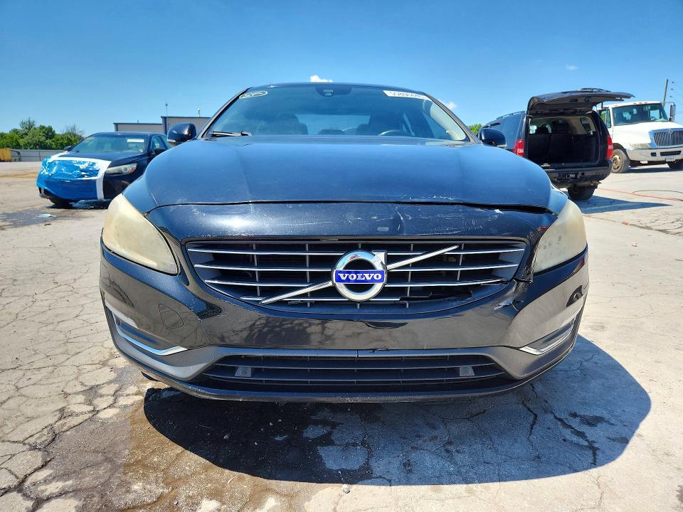 2015 Volvo S60 მანქანა იყიდება აუქციონზე, vin: YV140MFB5F1309025, აუქციონის ნომერი: 55806446