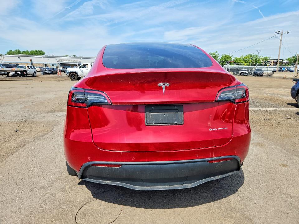 57649826 :رقم المزاد ، 7SAYGDEE4NF331427 vin ، 2022 Tesla Model Y مزاد بيع