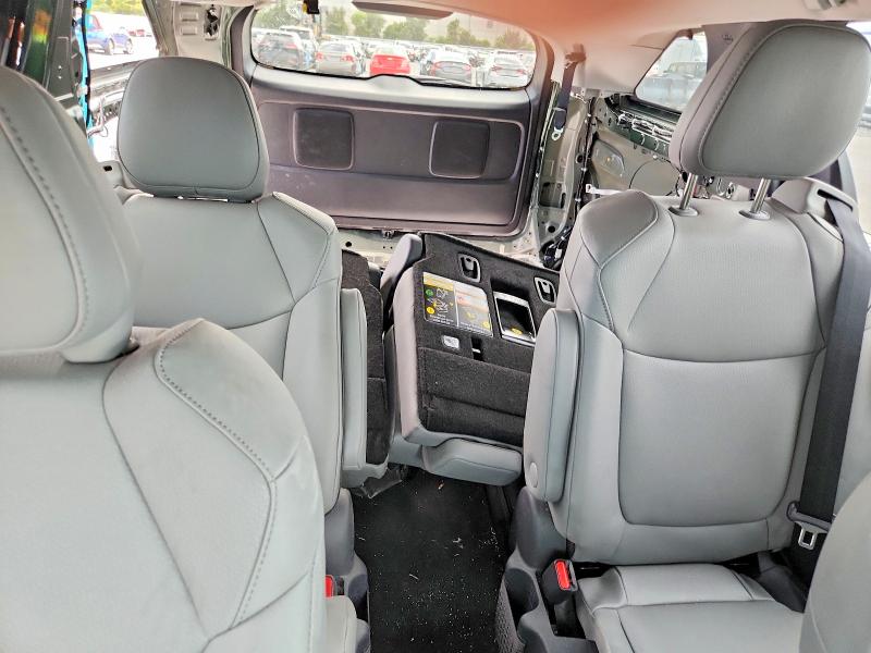 2026 Toyota Sienna მანქანა იყიდება აუქციონზე, vin: 5TDYRKEC2TS300227, აუქციონის ნომერი: 58323066