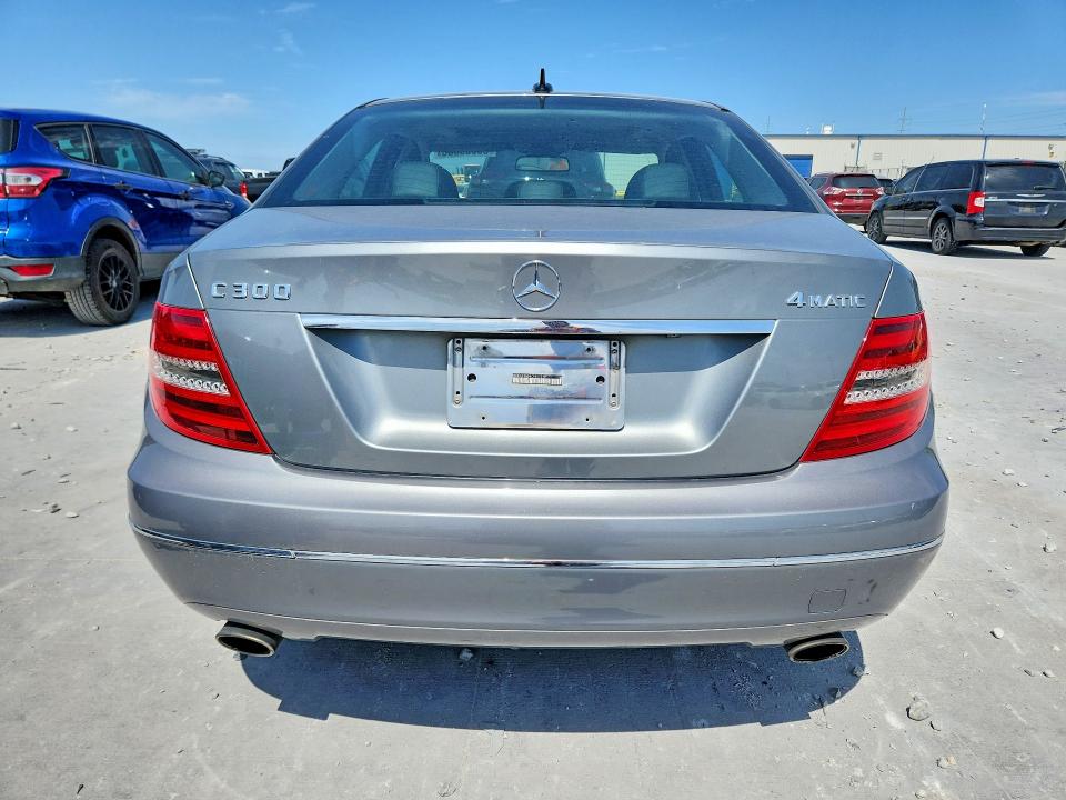 59009806 :رقم المزاد ، WDDGF8BB4CF857312 vin ، 2012 Mercedes-benz C مزاد بيع