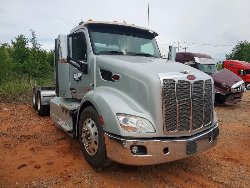 Продаж на аукціоні авто 2018 Peterbilt 579, vin: 1NPBDH9X2JD493968, номер лоту: 55561016