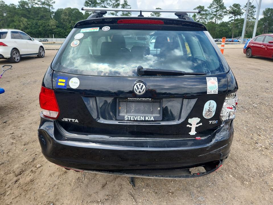 55928266 :رقم المزاد ، 3VWML7AJ4DM696404 vin ، 2013 Volkswagen Jetta مزاد بيع