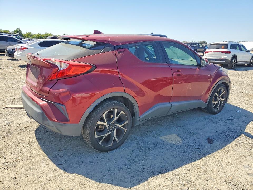 58377676 :رقم المزاد ، NMTKHMBXXJR031658 vin ، 2018 Toyota C-hr مزاد بيع