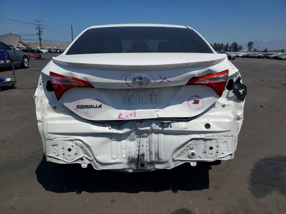Продаж на аукціоні авто 2015 Toyota Corolla, vin: 5YFBURHE6FP310606, номер лоту: 55650356