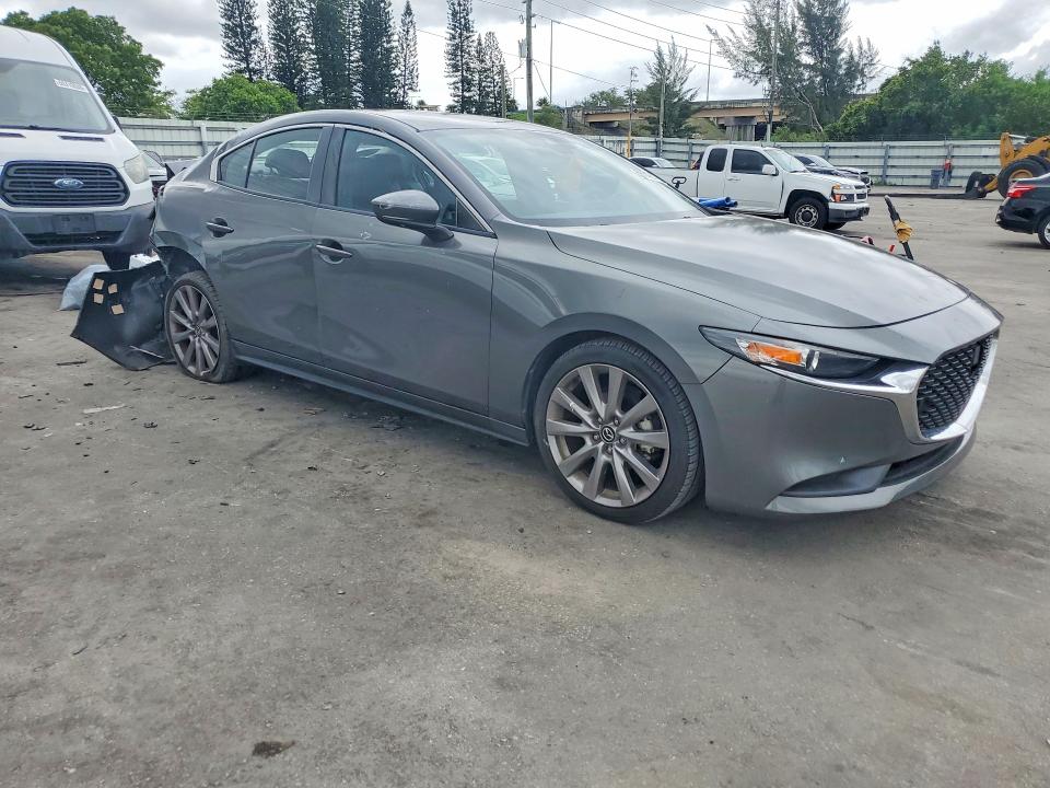 2021 Mazda 3 მანქანა იყიდება აუქციონზე, vin: JM1BPABL2M1338470, აუქციონის ნომერი: 56142676
