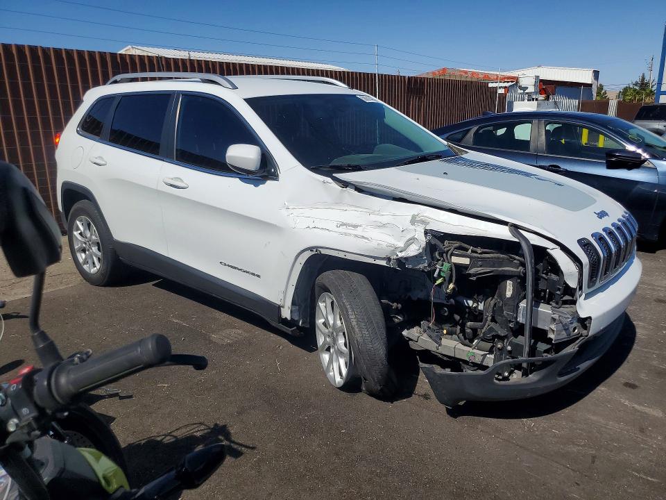 56314636 :رقم المزاد ، 1C4PJMCS0HW513712 vin ، 2017 Jeep Cherokee مزاد بيع