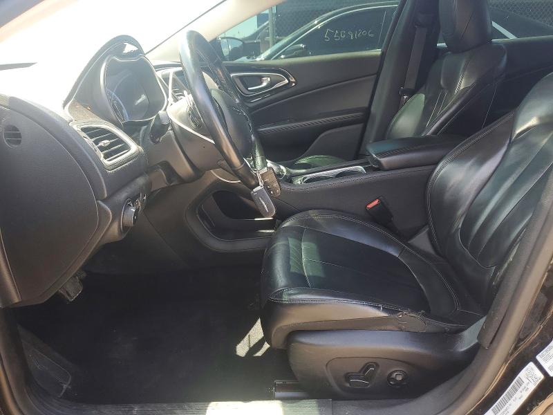 55957626 :رقم المزاد ، 1C3CCCCG2FN703775 vin ، 2015 Chrysler 200 مزاد بيع