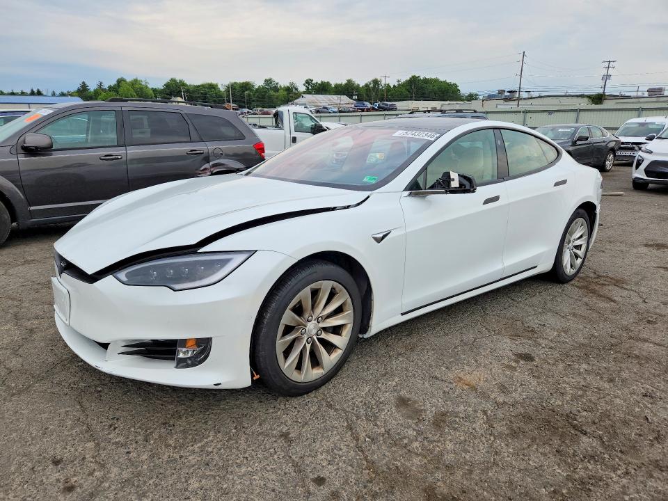 57432346 :رقم المزاد ، 5YJSA1E27JF270691 vin ، 2018 Tesla Model S مزاد بيع