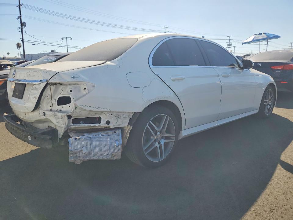 58949936 :رقم المزاد ، WDDZF4JB3JA457593 vin ، 2018 Mercedes-benz E مزاد بيع