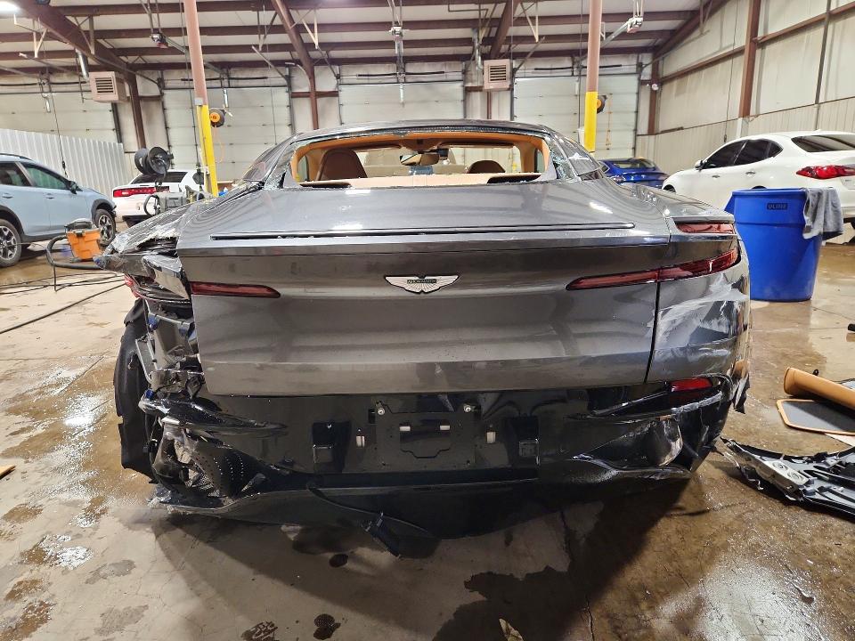 2017 Aston Martin Db11 მანქანა იყიდება აუქციონზე, vin: SCFRMFAV2HGL02578, აუქციონის ნომერი: 57853766