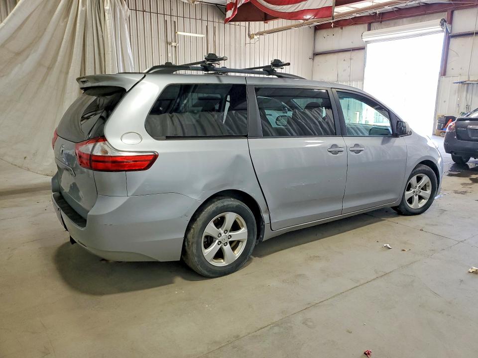 2015 Toyota Sienna მანქანა იყიდება აუქციონზე, vin: 5TDKK3DC4FS688972, აუქციონის ნომერი: 57300196