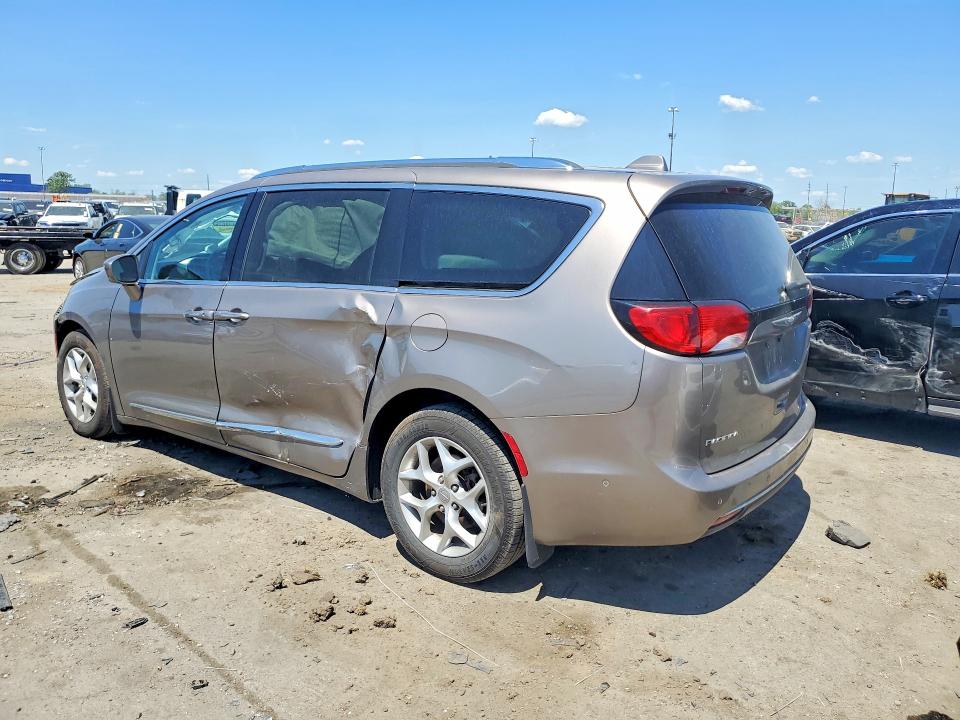 Продажа на аукционе авто 2017 Chrysler Pacifica, vin: 2C4RC1EG5HR695605, номер лота: 55685596