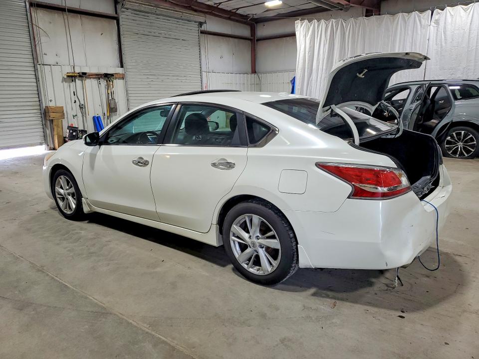 2015 Nissan Altima მანქანა იყიდება აუქციონზე, vin: 1N4AL3AP3FN300433, აუქციონის ნომერი: 58331396