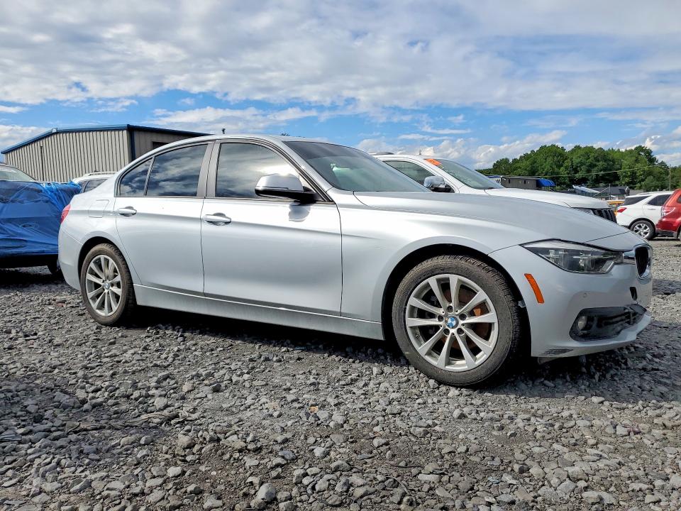 57504076 :رقم المزاد ، WBA8A3C53JA489382 vin ، 2018 Bmw 320 مزاد بيع