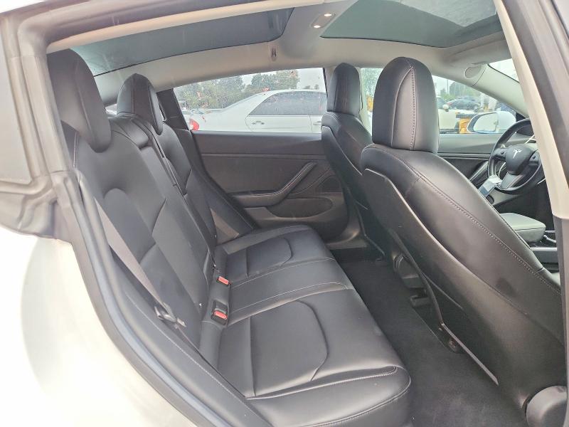 57207356 :رقم المزاد ، 5YJ3E1EA3JF009106 vin ، 2018 Tesla Model 3 مزاد بيع
