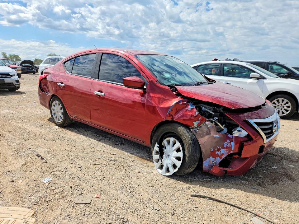 57551246 :رقم المزاد ، 3N1CN7AP7KL861476 vin ، 2019 Nissan Versa مزاد بيع