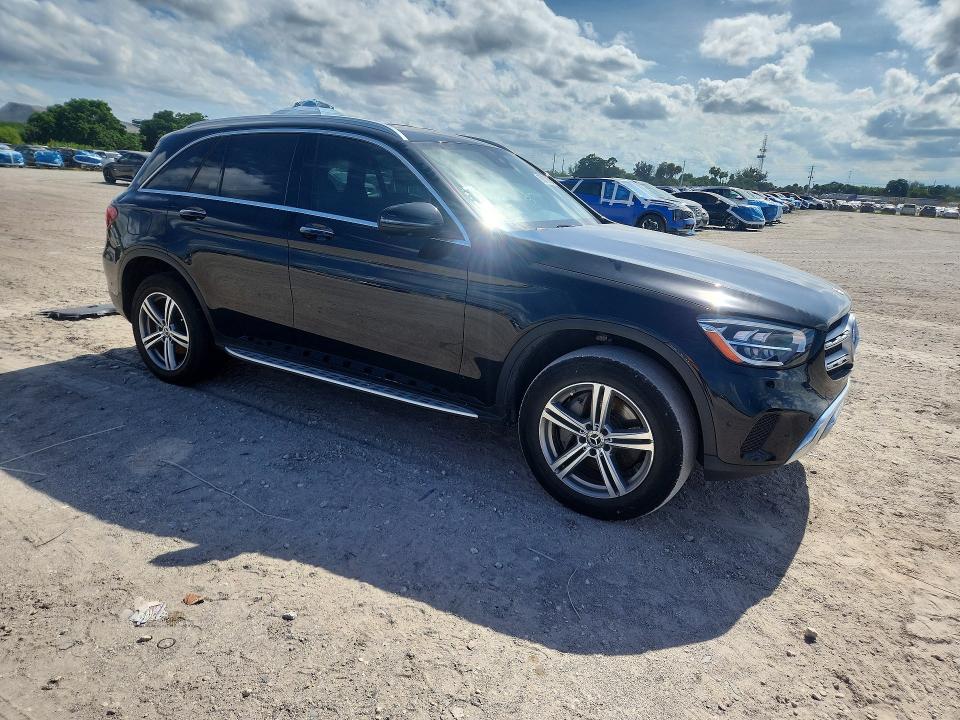 56570906 :رقم المزاد ، W1N0G8DB1NV373184 vin ، 2022 Mercedes-benz Glc مزاد بيع