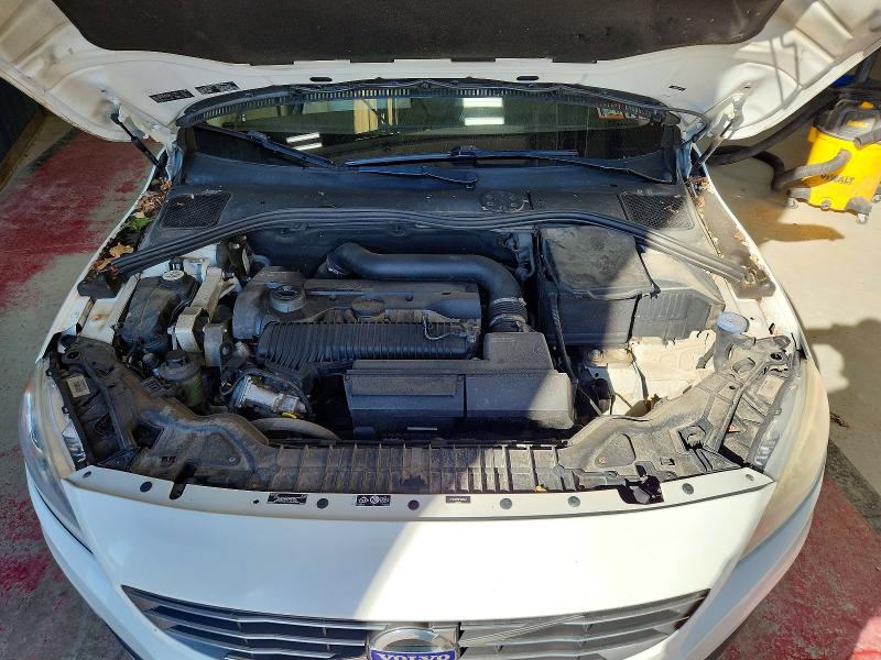 Продаж на аукціоні авто 2015 Volvo V60, vin: YV1612SC2F1206041, номер лоту: 58219336