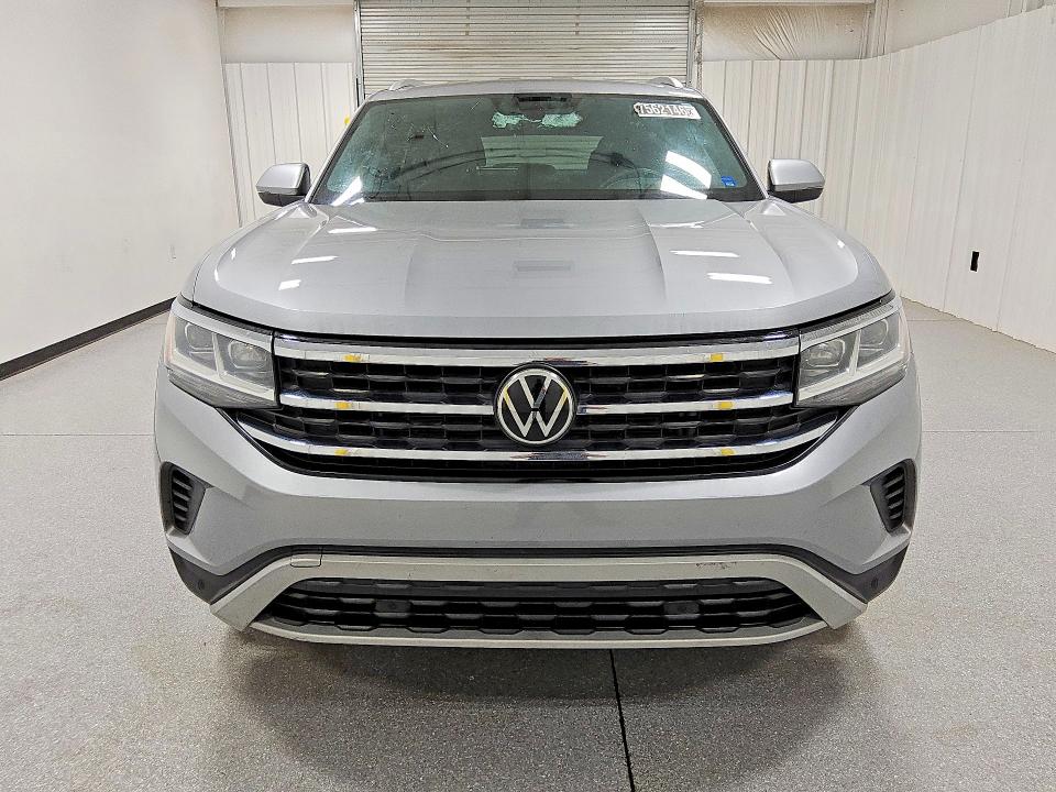 57562146 :رقم المزاد ، 1V2HE2CA0NC217511 vin ، 2022 Volkswagen Atlas Cross Sport مزاد بيع