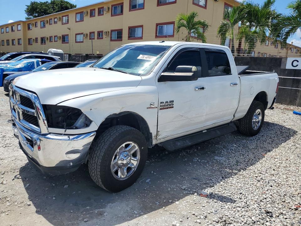73340985 :رقم المزاد ، 3C6UR5DLXJG398282 vin ، 2018 Ram 2500 مزاد بيع