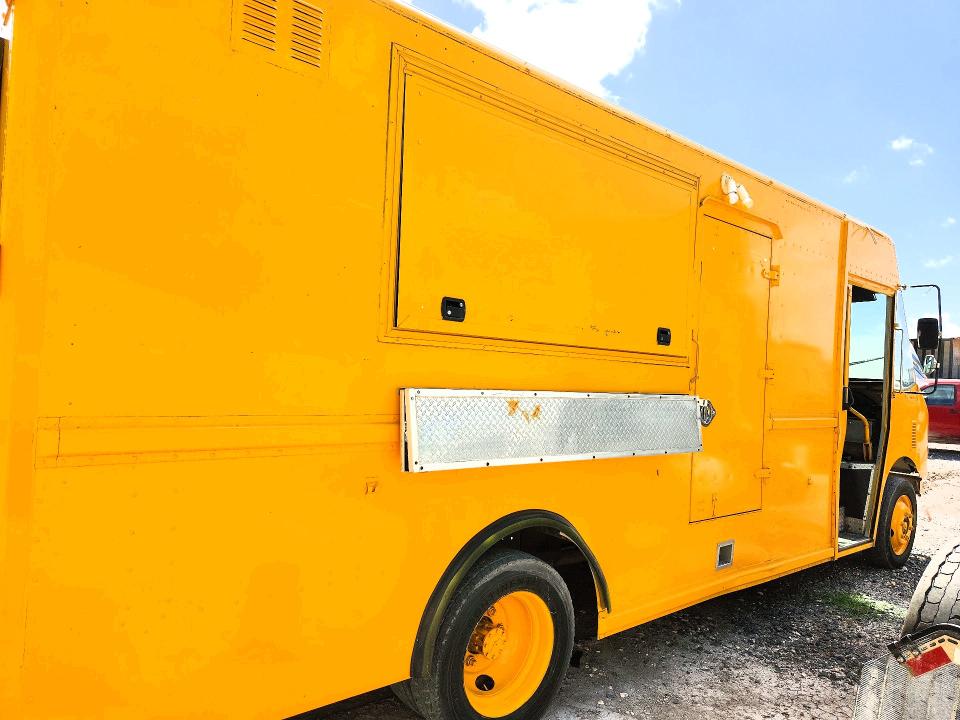 Продажа на аукционе авто 2002 Freightliner Chassis, vin: 4UZAANCP62CK26533, номер лота: 59296966