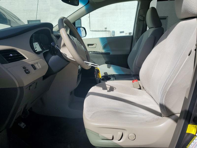 54905336 :رقم المزاد ، 5TDKK3DC2CS216572 vin ، 2012 Toyota Sienna مزاد بيع