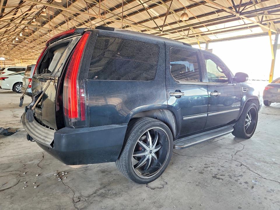 2007 Cadillac Escalade მანქანა იყიდება აუქციონზე, vin: 1GYEC63837R272897, აუქციონის ნომერი: 57869126