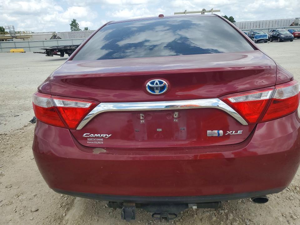 2015 Toyota Camry Hybrid მანქანა იყიდება აუქციონზე, vin: 4T1BD1FK3FU156560, აუქციონის ნომერი: 57083526