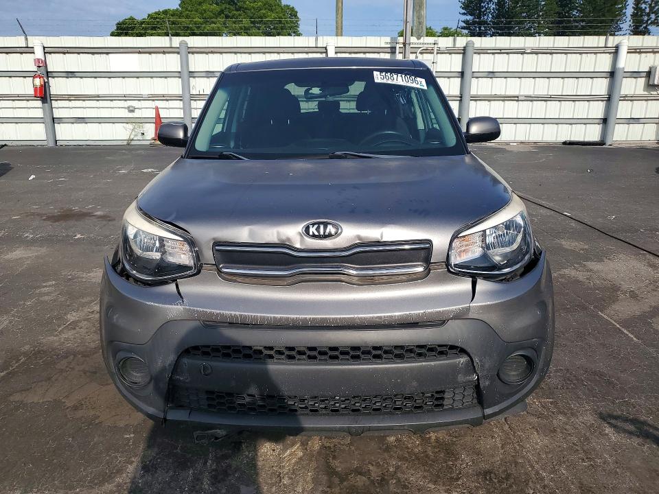 56871096 :رقم المزاد ، KNDJN2A29J7505044 vin ، 2018 Kia Soul مزاد بيع