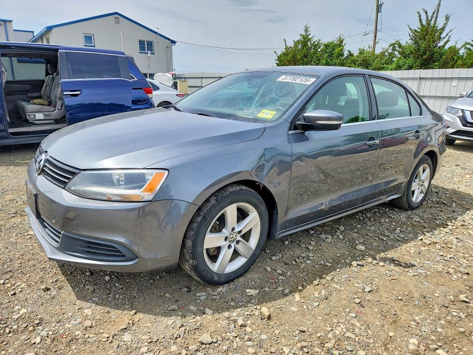 57782126 :رقم المزاد ، 3VWLL7AJ4EM303160 vin ، 2014 Volkswagen Jetta مزاد بيع