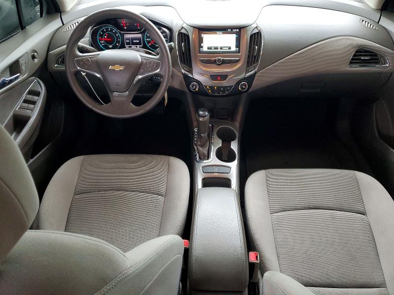 56401546 :رقم المزاد ، 1G1BE5SM0J7240125 vin ، 2018 Chevrolet Cruze مزاد بيع