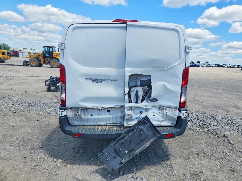 57494006 :رقم المزاد ، 1FTYR1ZM4GKA55702 vin ، 2016 Ford Transit مزاد بيع