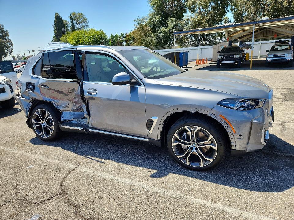 58120336 :رقم المزاد ، 5UX13EU01T9319926 vin ، 2026 Bmw X5 مزاد بيع