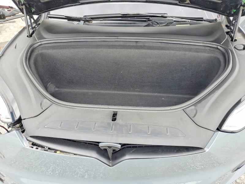 55784646 :رقم المزاد ، 5YJXCDE26JF139382 vin ، 2018 Tesla Model X مزاد بيع