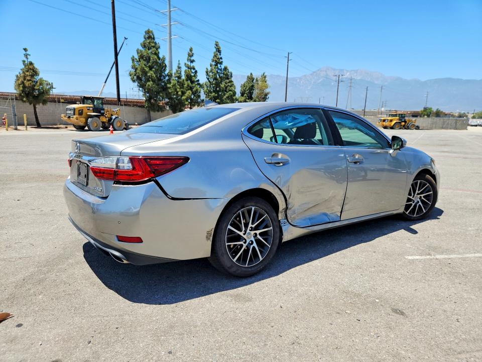 56894886 :رقم المزاد ، 58ABK1GG5GU031599 vin ، 2016 Lexus Es مزاد بيع