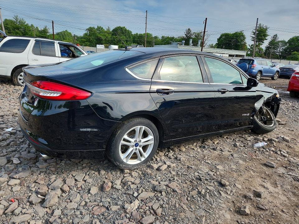 56004396 :رقم المزاد ، 3FA6P0UUXJR101055 vin ، 2018 Ford Fusion مزاد بيع