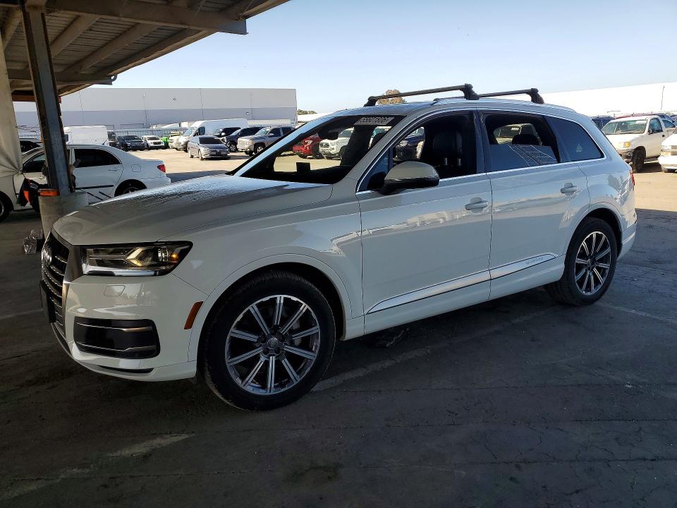 Продажа на аукционе авто 2017 Audi Q7, vin: WA1LAAF78HD006311, номер лота: 55601806