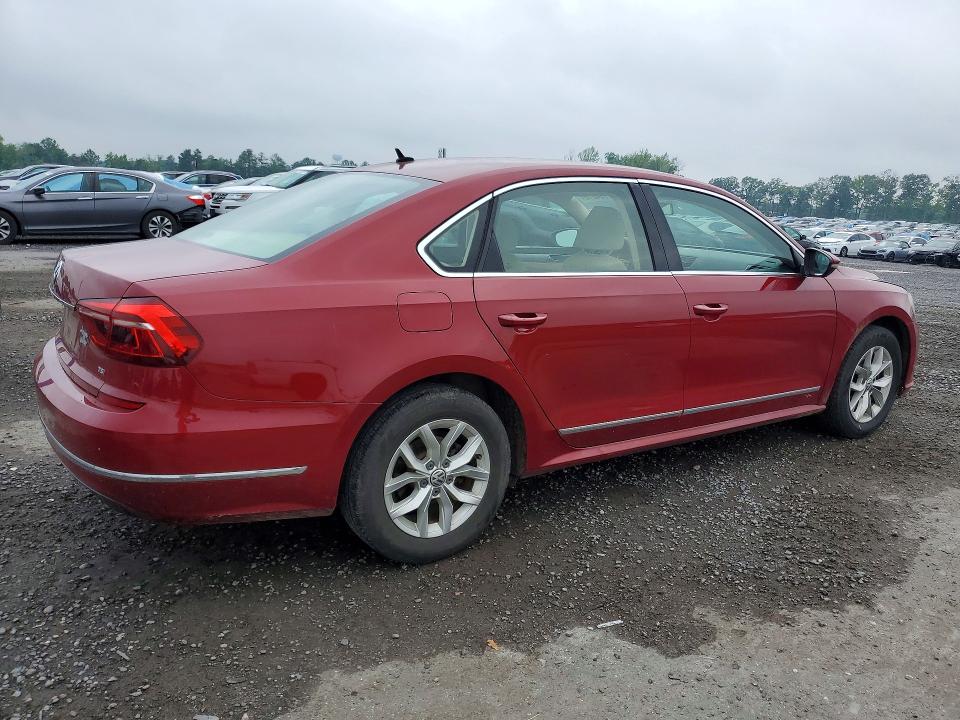 57704276 :رقم المزاد ، 1VWAT7A38HC042744 vin ، 2017 Volkswagen Passat مزاد بيع