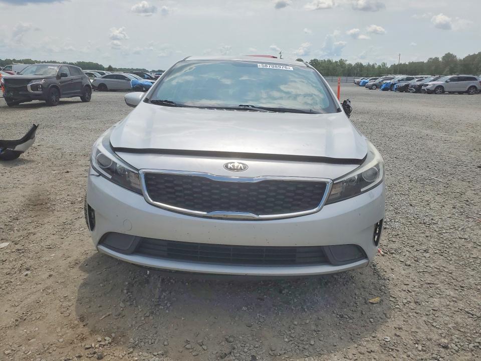 58708976 :رقم المزاد ، 3KPFK4A76HE090667 vin ، 2017 Kia Forte مزاد بيع
