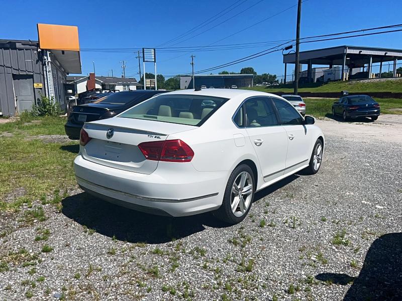 2015 Volkswagen Passat მანქანა იყიდება აუქციონზე, vin: 1VWCV7A32FC003843, აუქციონის ნომერი: 56260876