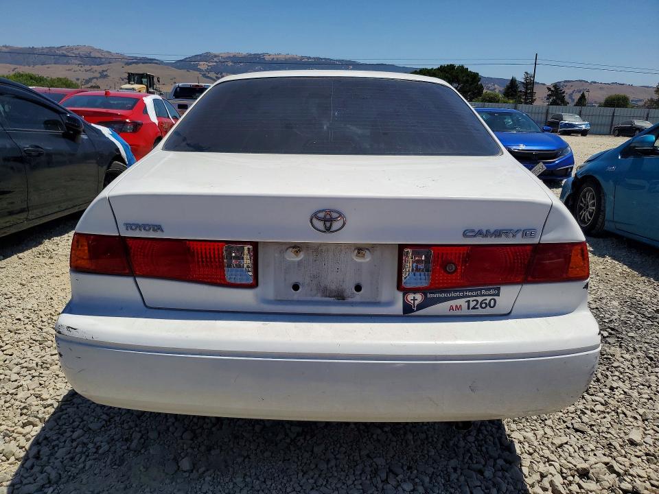 56806906 :رقم المزاد ، 4T1BG22K11U868917 vin ، 2001 Toyota Camry مزاد بيع
