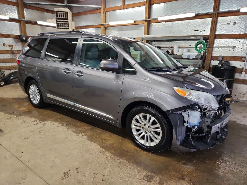 Продаж на аукціоні авто 2015 Toyota Sienna, vin: 5TDYK3DC5FS631027, номер лоту: 58020386