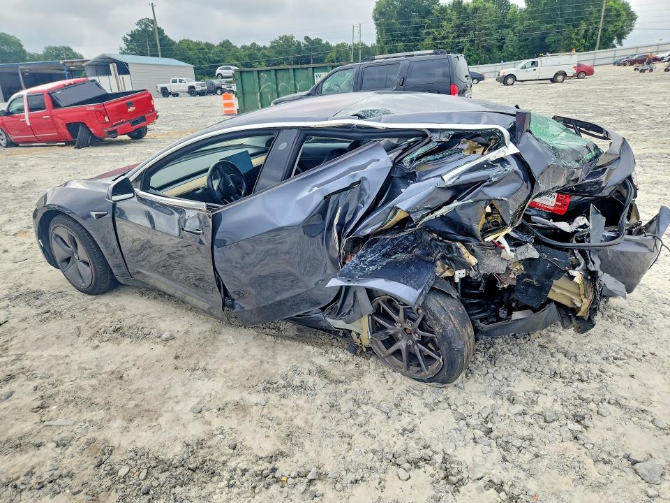 58077586 :رقم المزاد ، 5YJ3E1EA1JF101640 vin ، 2018 Tesla Model 3 مزاد بيع