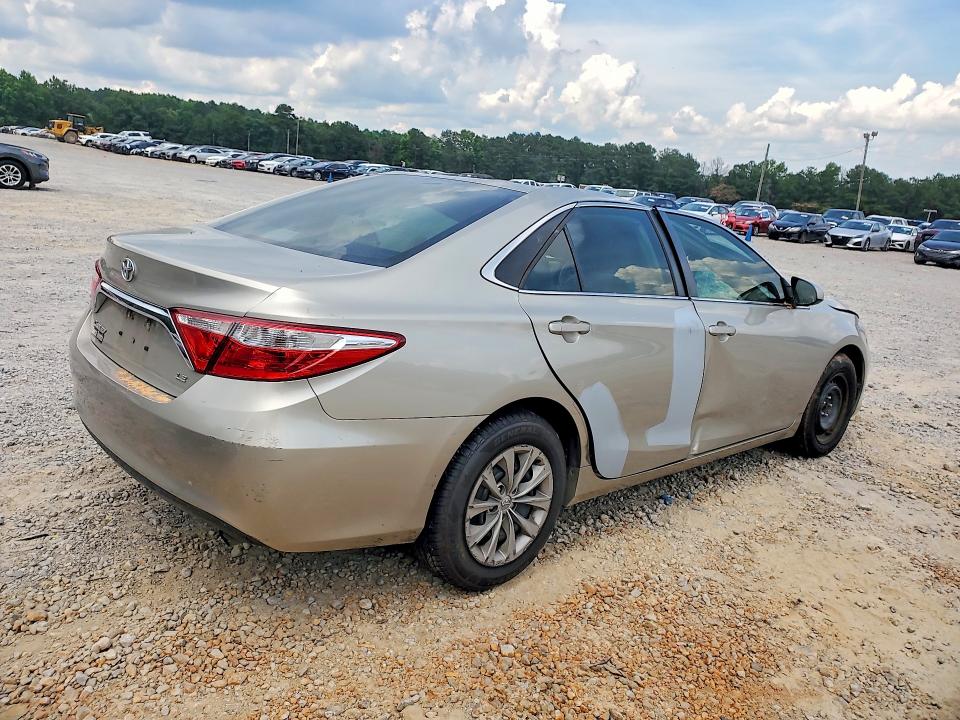 56991586 :رقم المزاد ، 4T1BF1FK9HU397889 vin ، 2017 Toyota Camry مزاد بيع