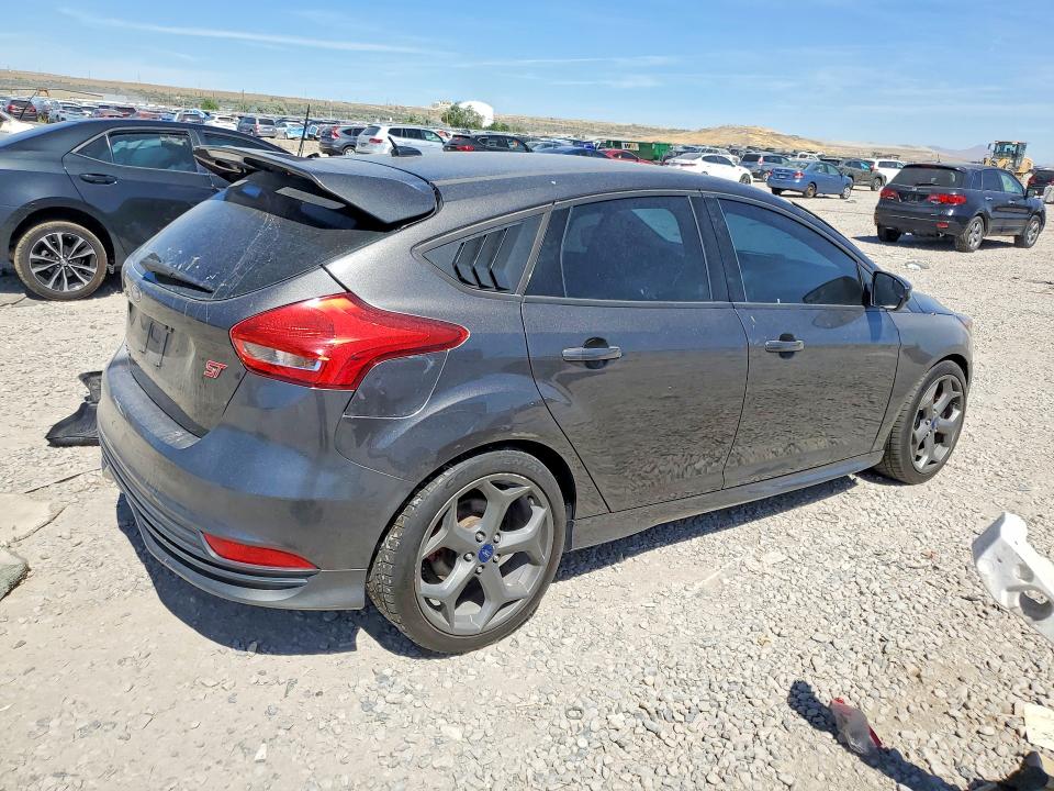 2016 Ford Focus მანქანა იყიდება აუქციონზე, vin: 1FADP3L93GL315740, აუქციონის ნომერი: 58099926
