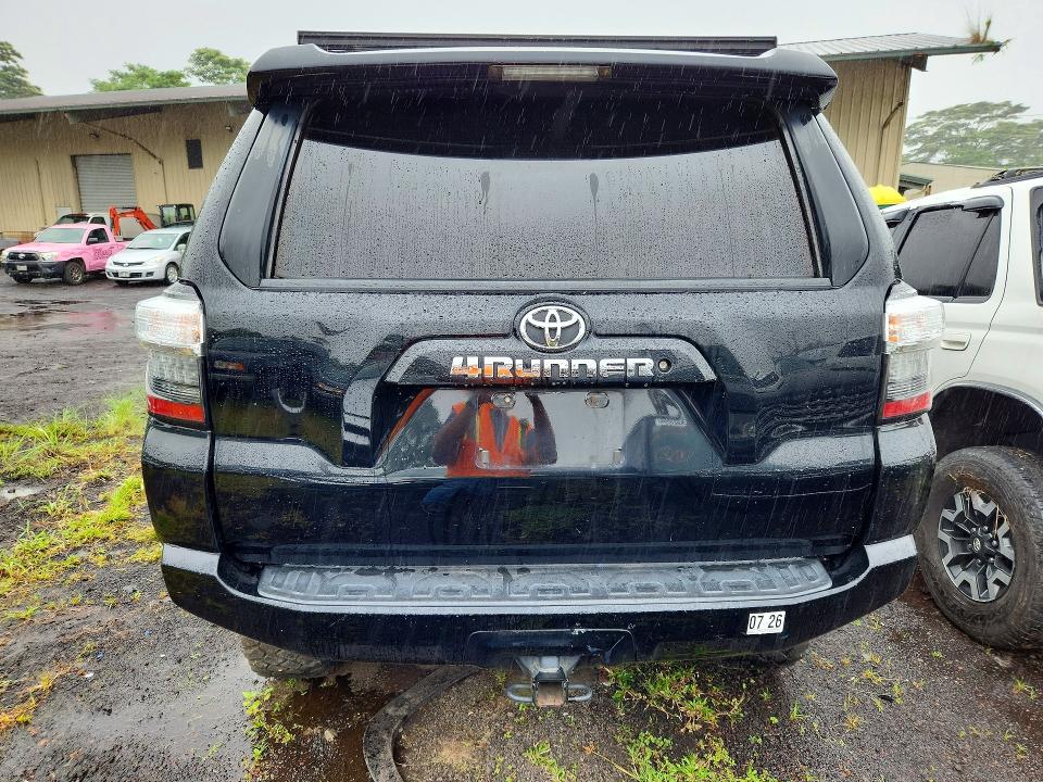 55821016 :رقم المزاد ، JTEBU5JR6J5507024 vin ، 2018 Toyota 4runner مزاد بيع