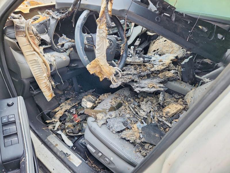 55078196 :رقم المزاد ، 5TDYZRAH7MS035848 vin ، 2021 Toyota Highlander مزاد بيع