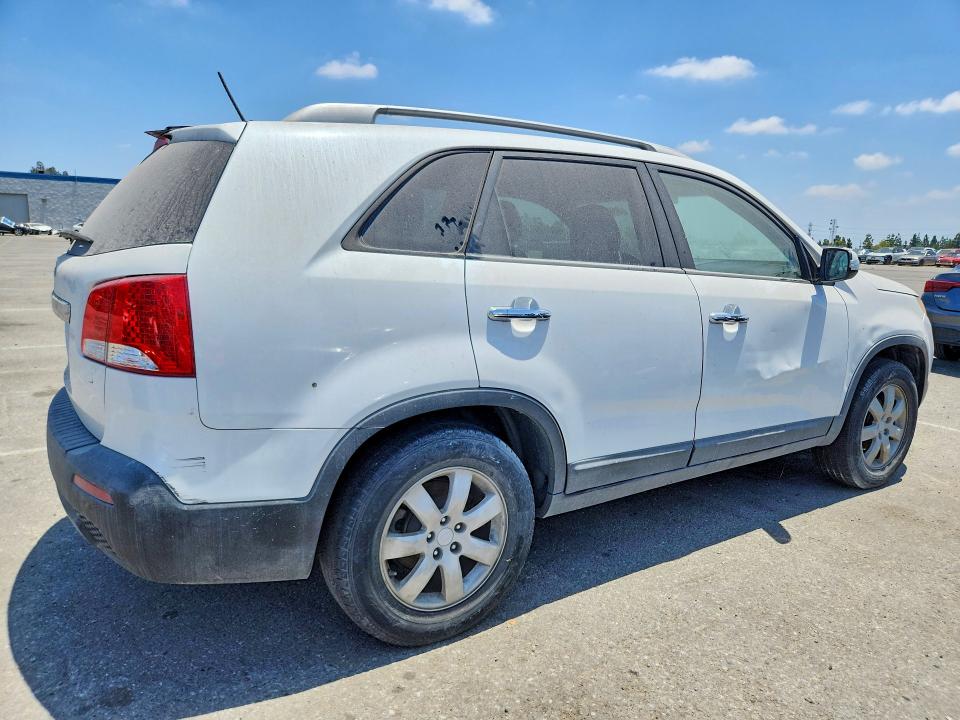 2011 Kia Sorento მანქანა იყიდება აუქციონზე, vin: 5XYKT4A12BG154592, აუქციონის ნომერი: 85977305