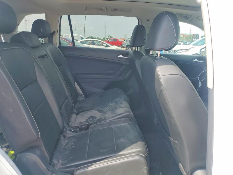 56302736 :رقم المزاد ، 3VV2B7AX5MM045690 vin ، 2021 Volkswagen Tiguan مزاد بيع